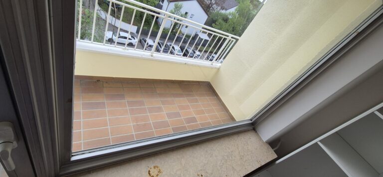 Co Living Oberschleissheim Zimmer mit Balkon 5 1 768x355