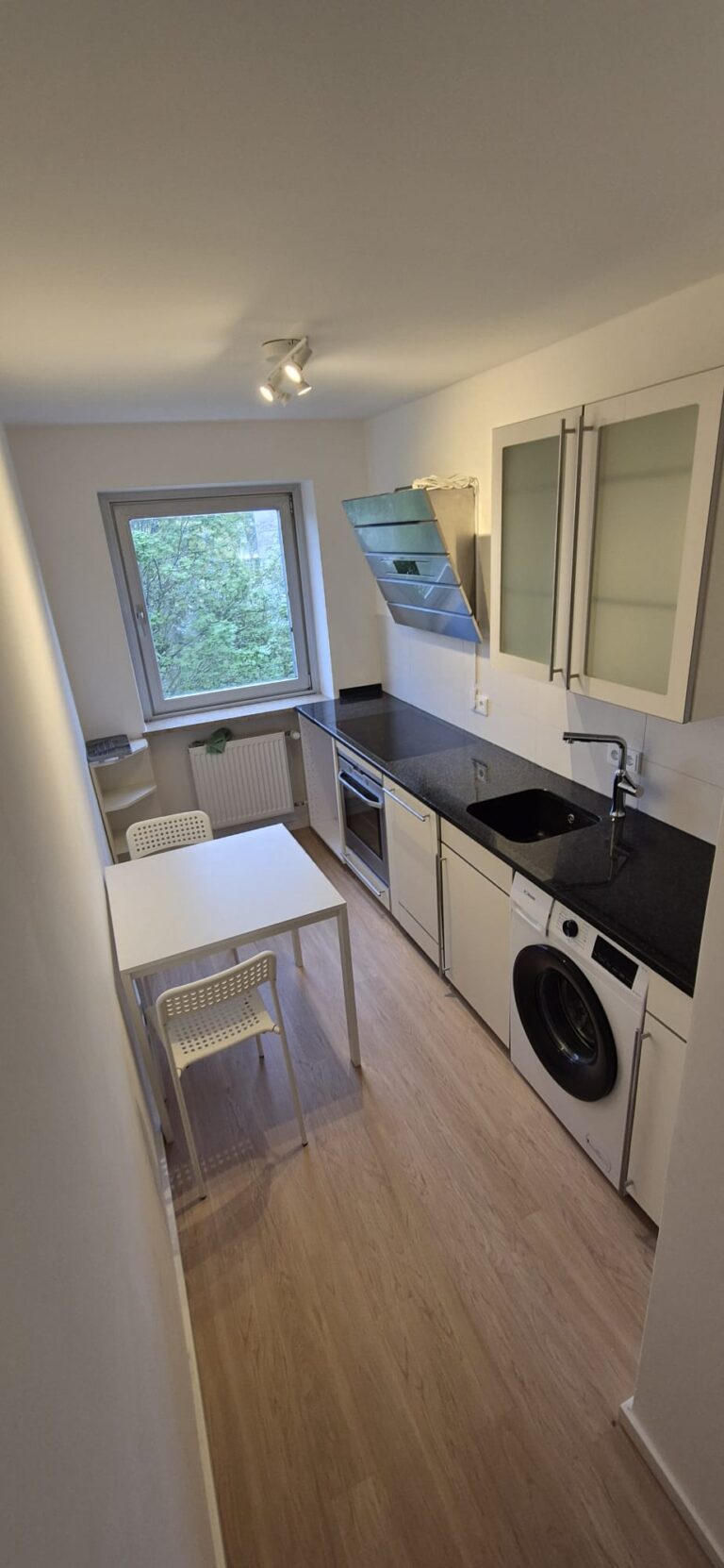 Wohnung Oberschleissheim Kueche 1 3 768x1662